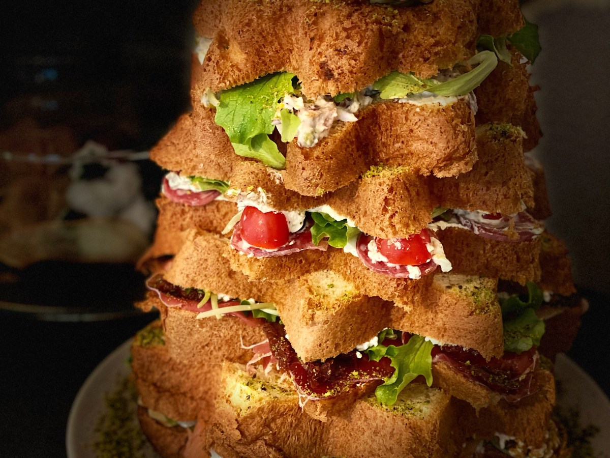 SAVORY STUFFED PANDORO