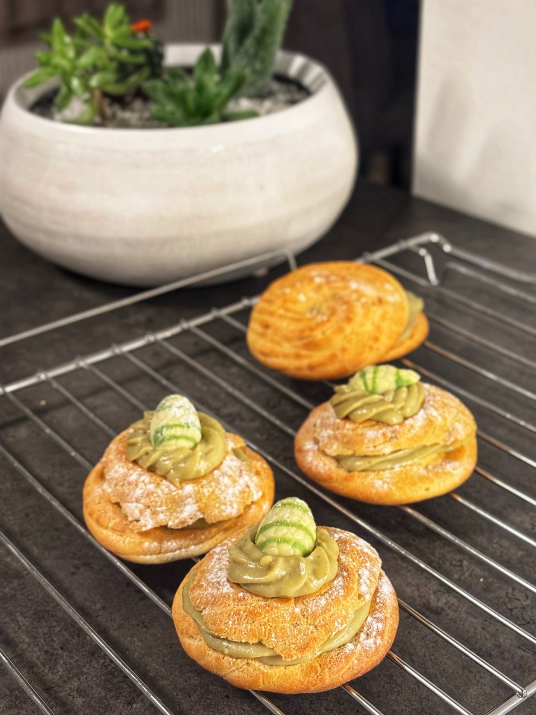 BIGNÈ (CHOUX) NESTS WITH PISTACHIO&nbsp;CREAM
