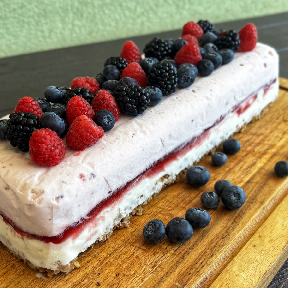 BERRY & GELATO&nbsp;CAKE