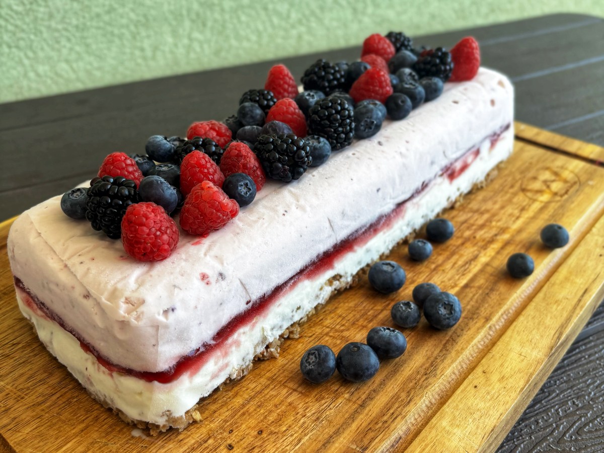 BERRY & GELATO&nbsp;CAKE