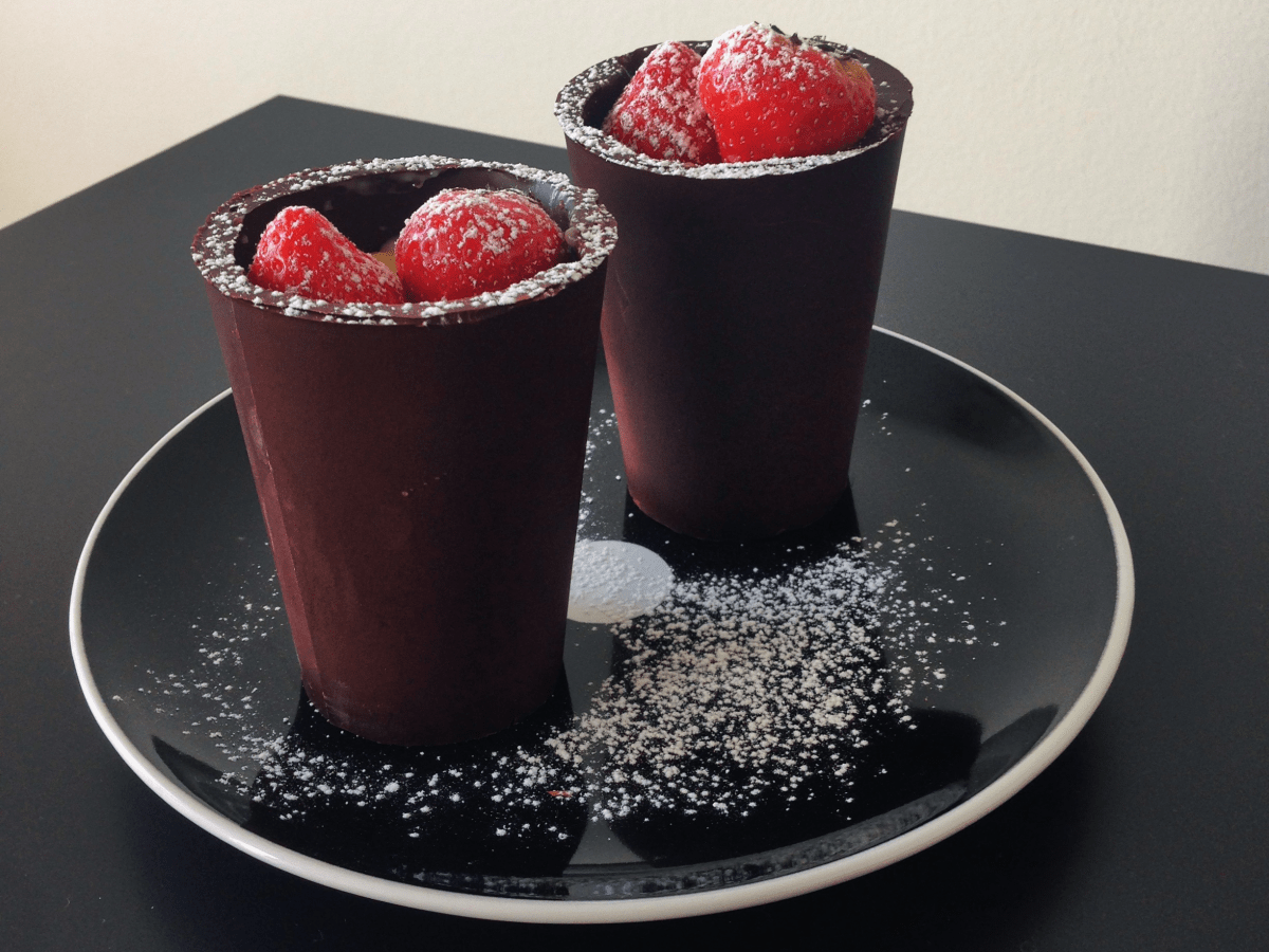 CHOCOLATE CUPS WITH PASTRY CREAM &&nbsp;STRAWBERRIES